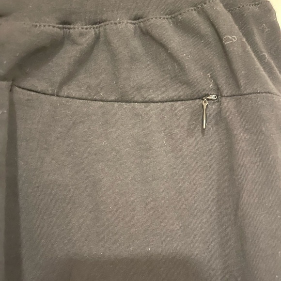 DaYoung black joggers - Picture 2 of 6